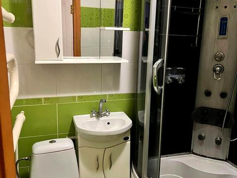 квартира за адресою Космонавтів просп., 24