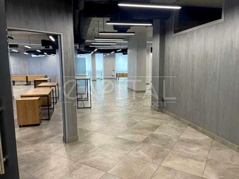 комерційна за адресою Валерія Лобановського просп., 114/2