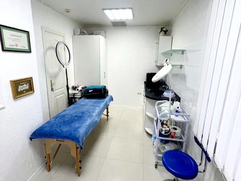 комерційна за адресою Українська вул., 48