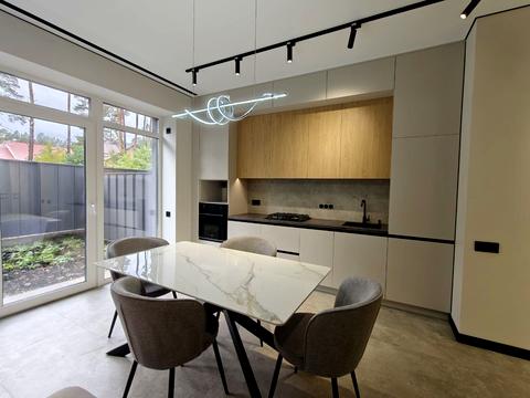 дом по адресу Сімʼї Шкарівських ул.