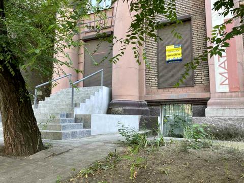 комерційна за адресою Сталеварів вул., 5
