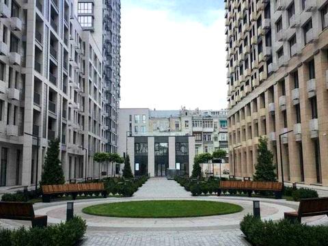 коммерческая по адресу Бульварно-Кудрявська, 15 А