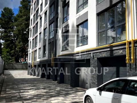 паркомісце за адресою Сім'ї Шкарівських вул., 22