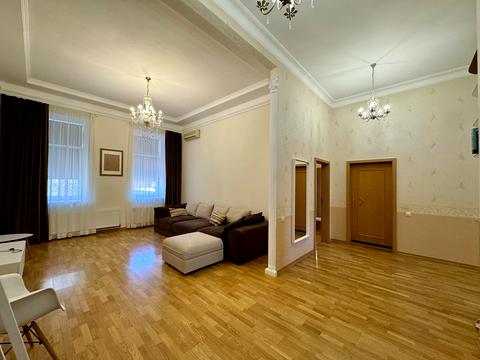 квартира за адресою Соборна вул. (Радянська), 40