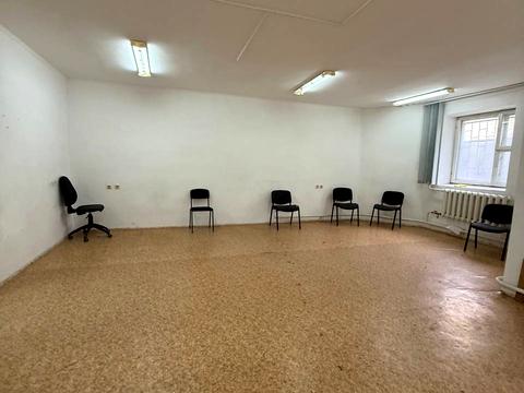 комерційна за адресою Леваневців вул., 10