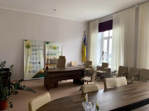 коммерческая по адресу Хрещатик, 7/11