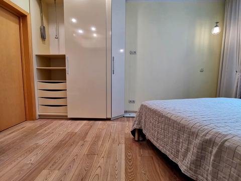 квартира за адресою Дніпровська набережна вул., 26и