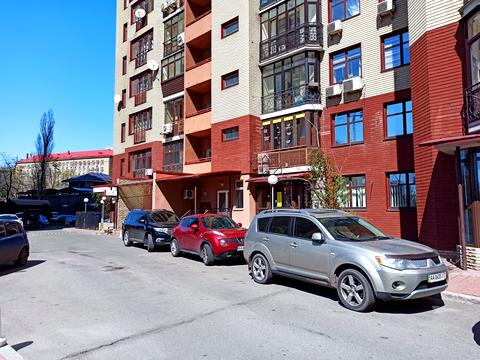коммерческая по адресу Евгения Коновальца ул. (Щорса), 32-Б