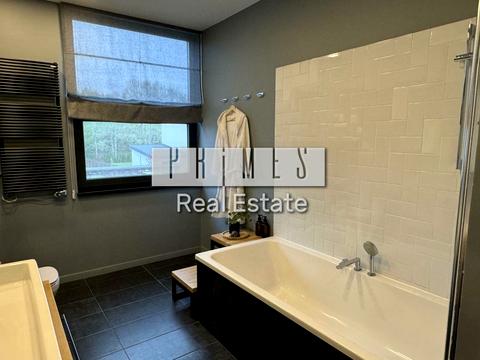 будинок за адресою Лютнева вул.