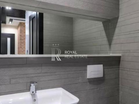 комерційна за адресою Івана Франка вул., 4