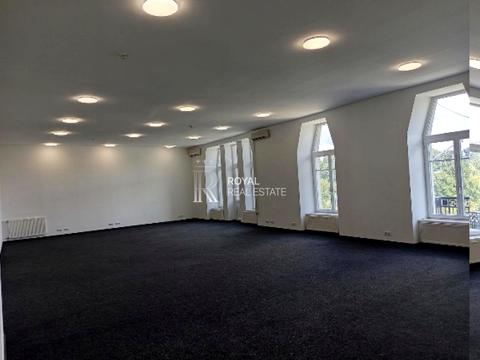 коммерческая по адресу Музейний пер., 4