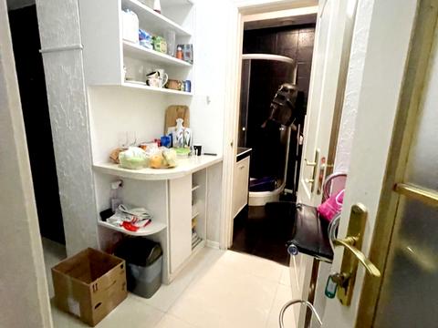 комерційна за адресою Українська вул., 48