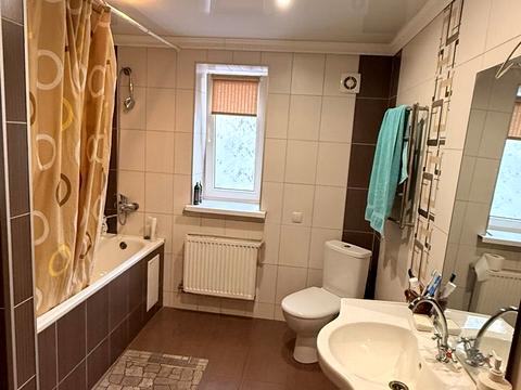 будинок за адресою Вишнева, 8