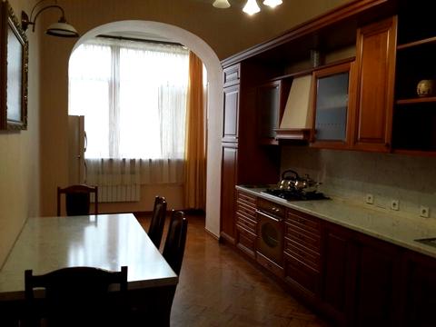 квартира за адресою Леонтовича вул. (Бєлінського), 10