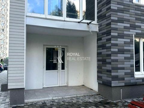 комерційна за адресою Ревуцького вул., 54