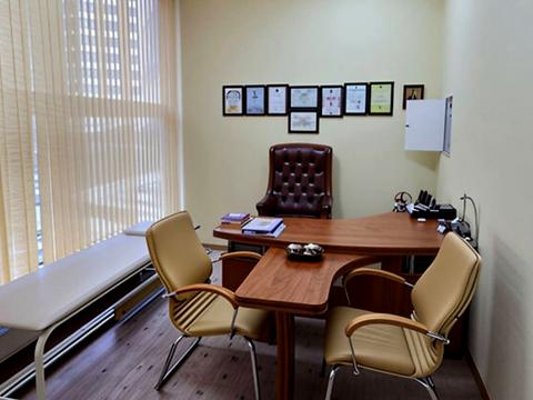 комерційна за адресою Лесі Українки бульв., 21-А