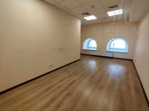 коммерческая по адресу майдан Незалежності пл., 2-А