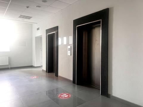 комерційна за адресою 23 Серпня вул., 33а