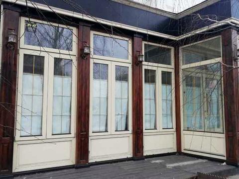 комерційна за адресою Героїв Майдану вул. (Театральна), 10