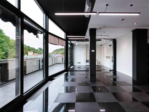 комерційна за адресою Гончарна вул., 9-А