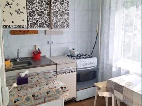 квартира за адресою Салютна вул., 25