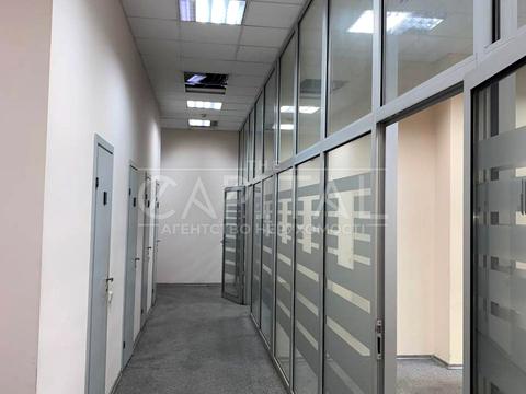 комерційна за адресою Богдана Хмельницького вул., 999