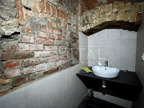 комерційна за адресою Володимирська вул., 6