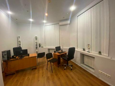 комерційна за адресою Гоголя вул., 9