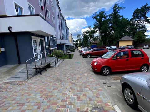 комерційна за адресою Білокур вул. (Курська), 8 а