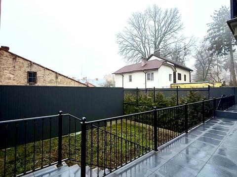 будинок за адресою Івана Крилова вул.