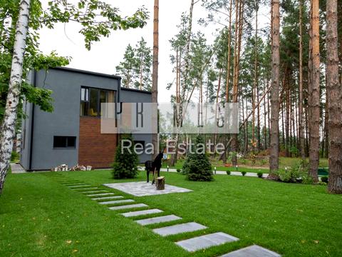 будинок за адресою Набережна вул.