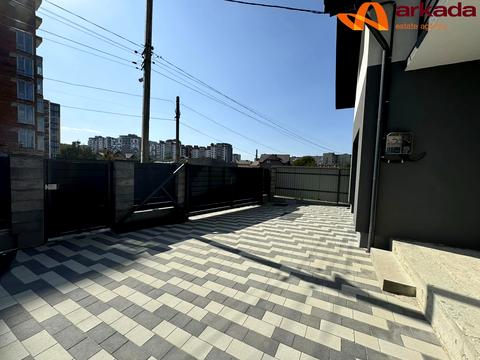 дом по адресу Степана Бандеры ул., 1в