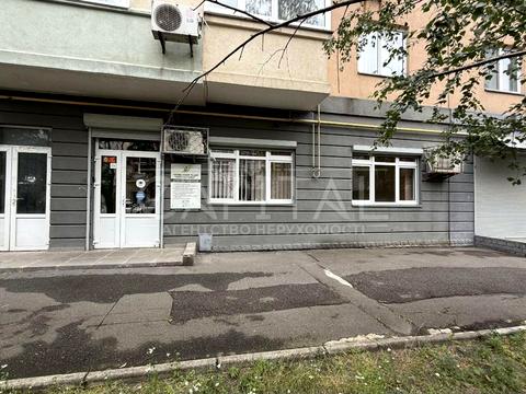 комерційна за адресою Раїси Окіпної вул., 7