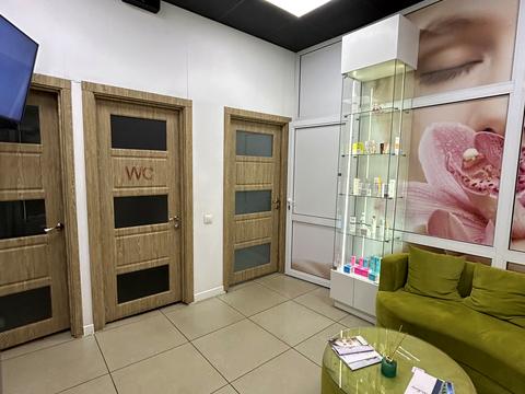 комерційна за адресою Київська, 84