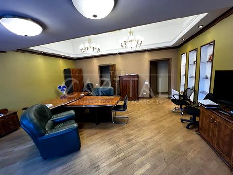 комерційна за адресою Антоновича вул. (Горького), 157