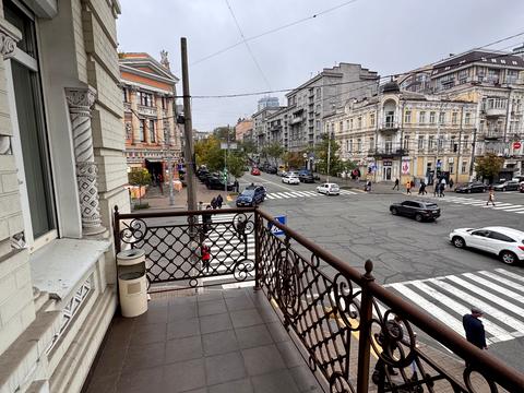 коммерческая по адресу Симона Петлюры ул. (Коминтерна), 18