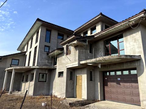 будинок за адресою с. Княжичі, Ялинкова