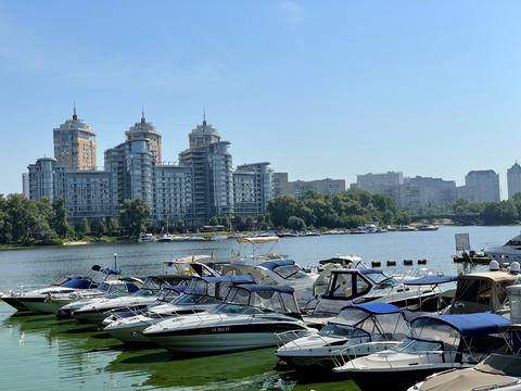 квартира за адресою Раїси Окіпної вул., 18