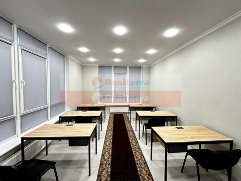 комерційна за адресою Жилянська вул., 68