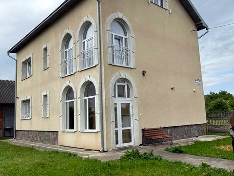 будинок за адресою коновальця, 4