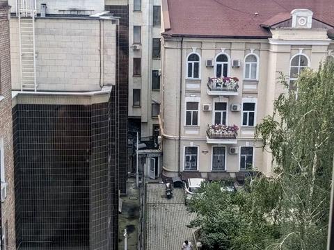 квартира за адресою Велика Васильківська вул. (Червоноармійська), 56