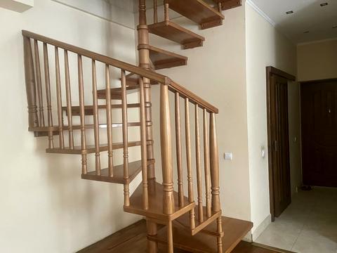 будинок за адресою Волонтерів вул. (Василя Верещагіна), 1