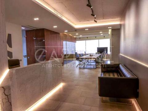 комерційна за адресою Кловський узвіз, 7