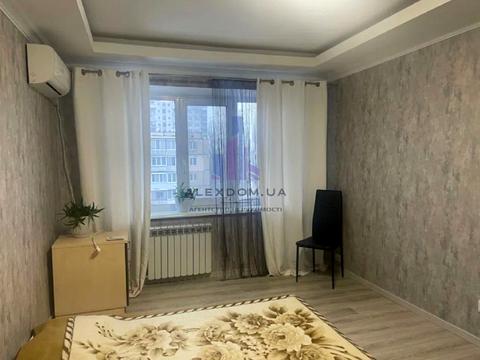квартира за адресою Київ, Зодчих вул., 36