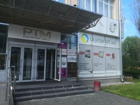 комерційна за адресою Митрополита Василя Липківського вул. (Урицького), 1