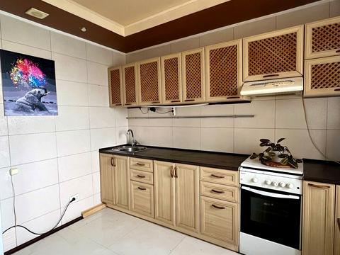 квартира за адресою Будівельників бульв., 4