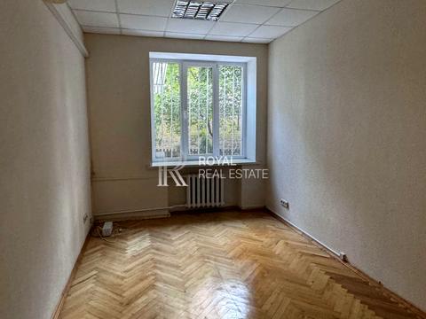комерційна за адресою Кловський узвіз, 4