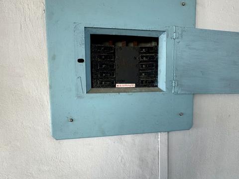 комерційна за адресою Шкільна вул., 1