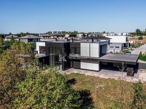 дом по адресу шкільна, 6