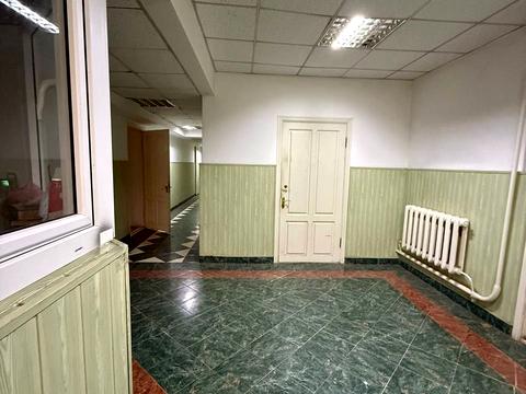 комерційна за адресою Леваневців вул., 10